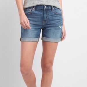 🆕GAP Sexy Boyfriend Denim Rolled Hem Shorts